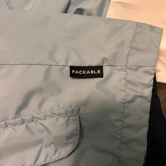 Men’s Packable Windbreaker with Adjustable Hem - Picture 9 of 9